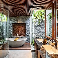 A rare blend of luxury, tradition and modern elegance in Batu Bolong. Villas in Bali for Sale: Вилла в Чангу, Балиан за 2365 тыс. USD. Freehold. Предварительный просмотр фото #11