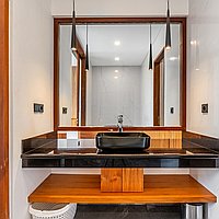 Prime location with stunning design and rental potential in Batu Bolong. Villas in Bali for Sale: Вилла в Чангу, Балиан за 92,3 млн. RUB. Leasehold. Предварительный просмотр фото #11