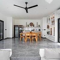 Clean and simple design with U-shape pool in Padonan. Villas in Bali for Sale: Вилла в Чангу, Балиан за 166 тыс. USD. Leasehold. Предварительный просмотр фото #4