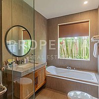 Tranquil Modern Villa In Tiying Tutul. Villas in Bali for Sale: Вилла в Чангу, Балиан за 17,2 млн. RUB. Leasehold. Предварительный просмотр фото #16