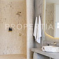 Spacious 4-Bedroom In Prime Berawa. Villas in Bali for Sale: Vila di dalam Berawa (Canggu), Bali untuk 5,5 Miliar IDR. Leasehold. Pratinjau foto #17