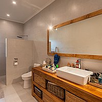 Spacious and tranquil 4-bedroom villa in Buduk . Villas in Bali for Sale: Вилла в Чангу, Балиан за 535 тыс. USD. Leasehold. Предварительный просмотр фото #9