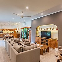 Spacious and tranquil 4-bedroom villa in Buduk . Villas in Bali for Sale: Вилла в Чангу, Балиан за 536 тыс. USD. Leasehold. Предварительный просмотр фото #4