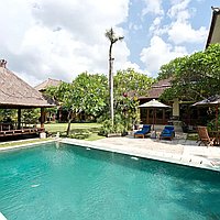 Escape to a Tropical 5-Bedroom Villa with Balinese-Style in Canggu. Villas in Bali for Sale: Вилла в Чангу, Балиан за 993 тыс. USD. Freehold. Предварительный просмотр фото #1