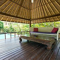 Escape to a Tropical 5-Bedroom Villa with Balinese-Style in Canggu. Villas in Bali for Sale: Вилла в Чангу, Балиан за 993 тыс. USD. Freehold. Предварительный просмотр фото #3