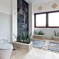 Escape to a Tropical 5-Bedroom Villa with Balinese-Style in Canggu. Villas in Bali for Sale: Вилла в Чангу, Балиан за 993 тыс. USD. Freehold. Предварительный просмотр фото #11