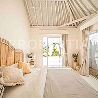 Modern Tropical Oasis In Canggu. Villas in Bali for Sale: Vila di dalam Canggu, Bali untuk 13,1 Miliar IDR. Leasehold. Pratinjau foto #7