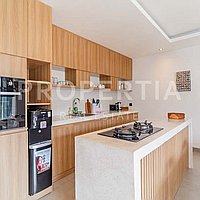 Amazing Tropical Modern Villa In Canggu. Villas in Bali for Sale: Вилла в Чангу, Балиан за 276 тыс. USD. Leasehold. Предварительный просмотр фото #2