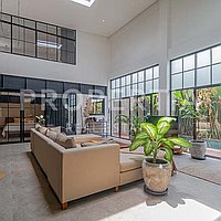 Industrial Inspired Villa In Kayu Tulang. Villas in Bali for Sale: Вилла в Чангу, Балиан за 434 тыс. USD. Leasehold. Предварительный просмотр фото #2