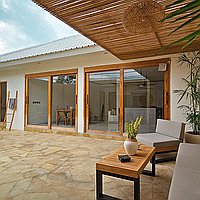 Prime Investment Opportunity: Modern Rustic Three-Bedroom Villa with Flexible Lease Options in Padonan. Villas in Bali for Sale: Вилла в Чангу, Балиан за 148 тыс. USD. Leasehold. Предварительный просмотр фото #1