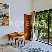 Modern Tropical Villa Near Pererenan Beach. Villas in Bali for Sale: Вилла в Переренан (Чангу), Балиан за 37,3 млн. RUB. Leasehold. Предварительный просмотр фото #13