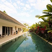 Refined tropical living in a peaceful Berawa location. Villas in Bali for Sale: Vila di dalam Canggu, Bali untuk 7,6 Miliar IDR. Leasehold. Pratinjau foto #1