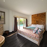 Refined tropical living in a peaceful Berawa location. Villas in Bali for Sale: Vila di dalam Canggu, Bali untuk 7,6 Miliar IDR. Leasehold. Pratinjau foto #7