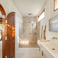 Chic Mediterranean-Inspired Villa in Buduk . Villas in Bali for Sale: Вилла в Чангу, Балиан за 5,7 млрд. IDR. Leasehold. Предварительный просмотр фото #9