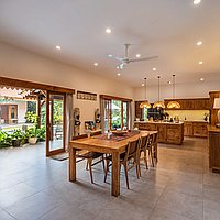 Serene living in 3-bedroom Munggu villa. Villas in Bali for Sale: Вилла в Чангу, Балиан за 404 тыс. USD. Leasehold. Предварительный просмотр фото #2