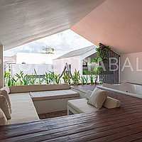 Stunning Prime Located Villa In The Heart Of Canggu. Villas in Bali for Sale: Вилла в Чангу, Балиан за 18,8 млн. RUB. Leasehold. Предварительный просмотр фото #9