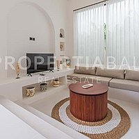 Stunning Villa In Serene Cemagi. Villas in Bali for Sale: Вилла в Цемаги, Балиан за 16,4 млн. RUB. Leasehold. Предварительный просмотр фото #1