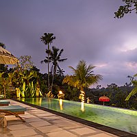 Luxurious Six Bedroom Villa with Enchanting Jungle Views in Gianyar. Villas in Bali for Sale: Вилла в Гианьяр, Балиан за 18 млрд. IDR. Freehold. Предварительный просмотр фото #9