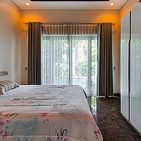 High-Quality Freehold Five-Bedroom Villa, Near Kedonganan Beach. Villas in Bali for Sale: Vila di dalam Jimbaran, Bali untuk 5,3 Miliar IDR. Freehold. Pratinjau foto #12