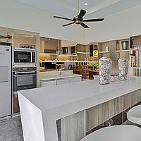 High-Quality Freehold Five-Bedroom Villa, Near Kedonganan Beach. Villas in Bali for Sale: Вилла в Джимбаран, Балиан за 313 тыс. USD. Freehold. Предварительный просмотр фото #2