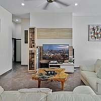 High-Quality Freehold Five-Bedroom Villa, Near Kedonganan Beach. Villas in Bali for Sale: Вилла в Джимбаран, Балиан за 313 тыс. USD. Freehold. Предварительный просмотр фото #3