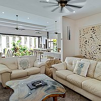 High-Quality Freehold Five-Bedroom Villa, Near Kedonganan Beach. Villas in Bali for Sale: Вилла в Джимбаран, Балиан за 313 тыс. USD. Freehold. Предварительный просмотр фото #5