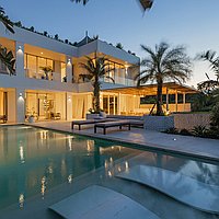 Luxury modern freehold villa with rooftop and Jimbaran Bay views. Villas in Bali for Sale: Вилла в Джимбаран, Балиан за 1170 тыс. USD. Freehold. Предварительный просмотр фото #5