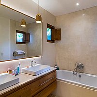 Homey Style Spacious Three-Bedroom Villa with Long Lease in Tegal Cupek. Villas in Bali for Sale: Вилла в Керобокан, Балиан за 499 тыс. USD. Leasehold. Предварительный просмотр фото #11