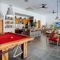 Exceptional Four-Bedroom Fully-Furnished Villa with Long Lease in Lively Kerobokan. Villas in Bali for Sale: Вилла в Керобокан, Балиан за 425 тыс. USD. Leasehold. Предварительный просмотр фото #2