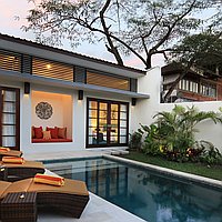 Stylish Four-Bedroom Villa in Highly Desirable Kerobokan. Villas in Bali for Sale: Вилла в Керобокан, Балиан за 195 тыс. USD. Leasehold. Предварительный просмотр фото #1