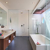 Stylish Four-Bedroom Villa in Highly Desirable Kerobokan. Villas in Bali for Sale: Вилла в Керобокан, Балиан за 195 тыс. USD. Leasehold. Предварительный просмотр фото #7