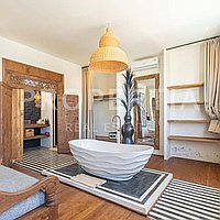 Tropical Paradise: Perfect Investment Or Family Home. Villas in Bali for Sale: Вилла в Керобокан, Балиан за 37,9 млн. RUB. Leasehold. Предварительный просмотр фото #6