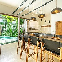 Tropical Paradise: Perfect Investment Or Family Home. Villas in Bali for Sale: Вилла в Керобокан, Балиан за 37,9 млн. RUB. Leasehold. Предварительный просмотр фото #1