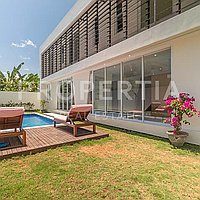 Beautiful Modern Family Home In Kerobokan. Villas in Bali for Sale: Вилла в Керобокан, Балиан за 5,5 млрд. IDR. Leasehold. Предварительный просмотр фото #11