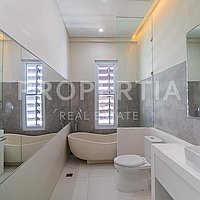 Beautiful Modern Family Home In Kerobokan. Villas in Bali for Sale: Вилла в Керобокан, Балиан за 5,5 млрд. IDR. Leasehold. Предварительный просмотр фото #8