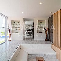Beautiful Modern Family Home In Kerobokan. Villas in Bali for Sale: Вилла в Керобокан, Балиан за 5,5 млрд. IDR. Leasehold. Предварительный просмотр фото #10