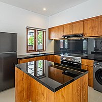 Newly Built Four-Bedroom Villa in Prime Kerobokan Location. Villas in Bali for Sale: Вилла в Керобокан, Балиан за 231 тыс. USD. Freehold. Предварительный просмотр фото #4