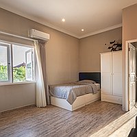 Cozy and stylish four-bedroom villa with poolside serenity in Kerobokan . Villas in Bali for Sale: Вилла в Керобокан, Балиан за 18,3 млн. RUB. Leasehold. Предварительный просмотр фото #10