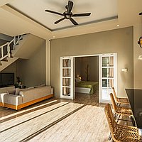 Cozy and stylish four-bedroom villa with poolside serenity in Kerobokan . Villas in Bali for Sale: Вилла в Керобокан, Балиан за 233 тыс. USD. Leasehold. Предварительный просмотр фото #4