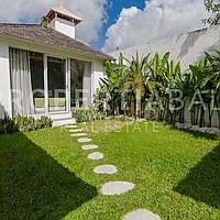 Beautiful Family Home In Kerobokan. Villas in Bali for Sale: Вилла в Керобокан, Балиан за 22,3 млн. RUB. Leasehold. Предварительный просмотр фото #8