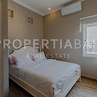 Beautiful Family Home In Kerobokan. Villas in Bali for Sale: Вилла в Керобокан, Балиан за 22,3 млн. RUB. Leasehold. Предварительный просмотр фото #14