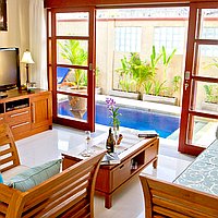 Affordable and Large Three-Bedroom Villa, Close to Everything in Kerobokan. Villas in Bali for Sale: Вилла в Керобокан, Балиан за 118 тыс. USD. Leasehold. Предварительный просмотр фото #1