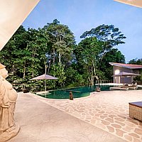 Fabulous 4-bedroom villa with Jungle view in Umalas. Villas in Bali for Sale: Vila di dalam Kerobokan, Bali untuk 12 Miliar IDR. Leasehold. Pratinjau foto #9