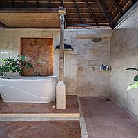 A timeless blend of traditional elegance and modern luxury in Kerobokan. Villas in Bali for Sale: Вилла в Керобокан, Балиан за 978 тыс. USD. Leasehold. Предварительный просмотр фото #11