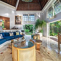 A timeless blend of traditional elegance and modern luxury in Kerobokan. Villas in Bali for Sale: Вилла в Керобокан, Балиан за 978 тыс. USD. Leasehold. Предварительный просмотр фото #6