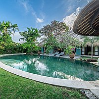 A timeless blend of traditional elegance and modern luxury in Kerobokan. Villas in Bali for Sale: Вилла в Керобокан, Балиан за 978 тыс. USD. Leasehold. Предварительный просмотр фото #15