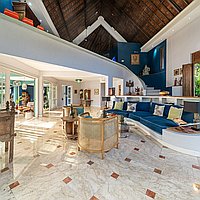 A timeless blend of traditional elegance and modern luxury in Kerobokan. Villas in Bali for Sale: Вилла в Керобокан, Балиан за 978 тыс. USD. Leasehold. Предварительный просмотр фото #5