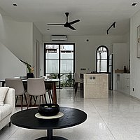 Sleek Modern Living with Serene Poolside near Bumbak. Villas in Bali for Sale: Вилла в Керобокан, Балиан за 29,9 млн. RUB. Leasehold. Предварительный просмотр фото #2