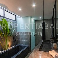 Contemporary Family Villa In Kerobokan. Villas in Bali for Sale: Вилла в Керобокан, Балиан за 285 тыс. USD. Leasehold. Предварительный просмотр фото #16