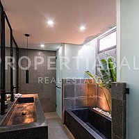 Contemporary Family Villa In Kerobokan. Villas in Bali for Sale: Вилла в Керобокан, Балиан за 285 тыс. USD. Leasehold. Предварительный просмотр фото #17